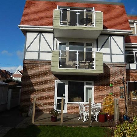 סוואנאייג' Gables Court Holiday Apartments מראה חיצוני תמונה
